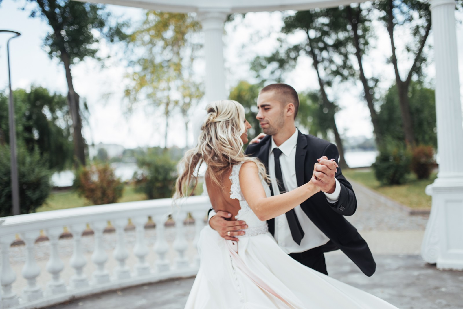 Pierwszy taniec pary młodej